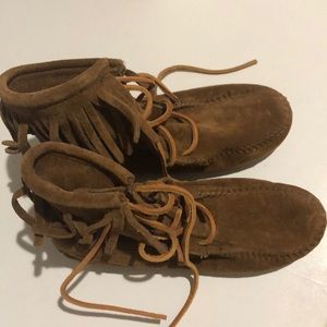 Minnetonka Moccasin ankle booties